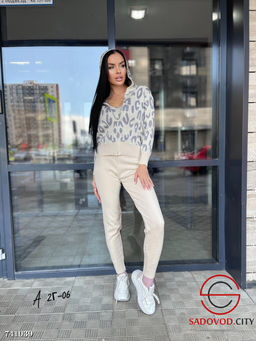 Женский спортивный костюм тройка