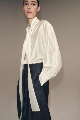 CAMISA SATINADA LAZADAS ZW COLLECTION / Blanco roto - Zara фото 5