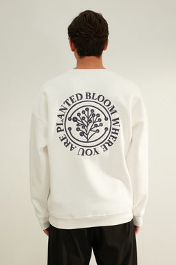 Ekru Oversize/Genis Kesim Cicek Nak?sl? Ici Polar/S?cak Tutan Sweatshirt TMNAW24SW00012