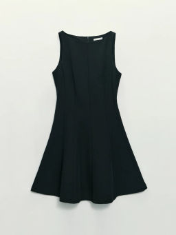 Платье мини приталенного силуэта / Zarina