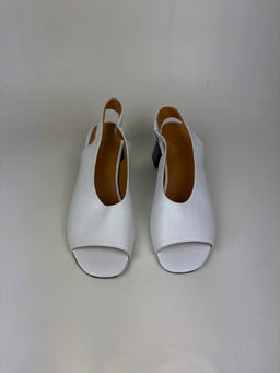 Босоножки 4001.767bl. Белый уценка/