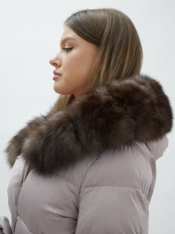 с мехом песец люкс класса Пальто зимние Бренд Visdeer, бежевого цвета  фото 16