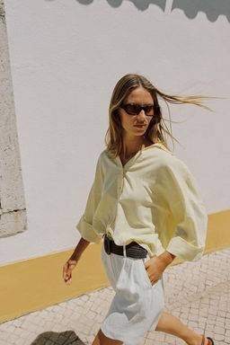 BERMUDA SHORTS WITH DARTS AND BELT - Zara фото 27