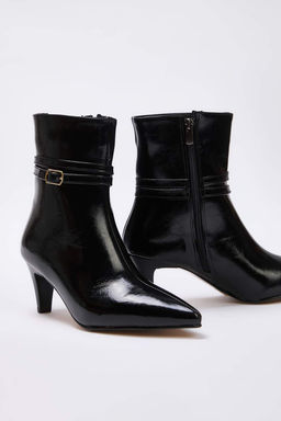 Siyah Kemerli Ince Topuklu Kad?n Bot TAKAW26BO00116