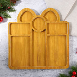 Менажница деревянная новогодняя «Подарок», 28.9×28.9 см