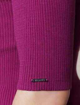 D34.198 Свитер женский пурпурный