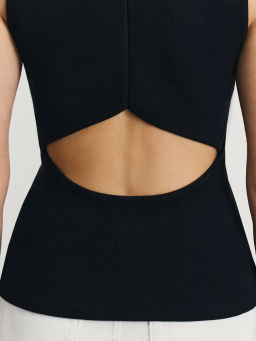 Топ с декоративным вырезом на спине / Zarina  фото 8