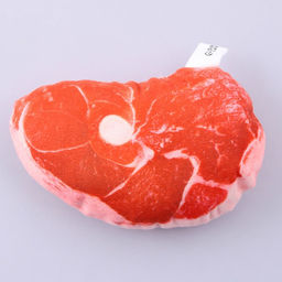 Игрушка для собак с пищалкой Стейк из текстиля, 13 х 10 см