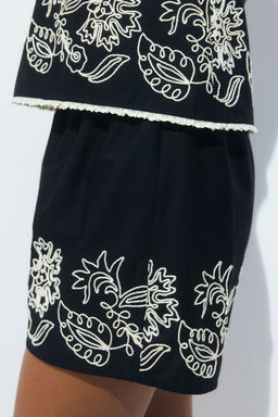 Shorts playeros de algod?n con detalles bordados - H&m фото 5