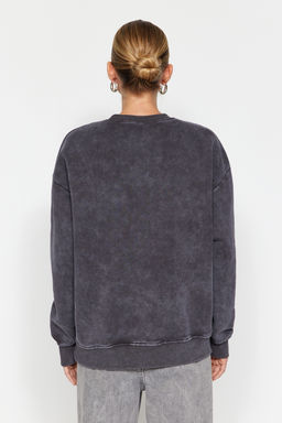 TRENDYOLMILLA Antrasit Eskitme/Soluk Efektli Kal?n Ici Polarl? Oversize/Genis Kal?p Orme Sweatshirt TWOAW24SW00151  фото 5