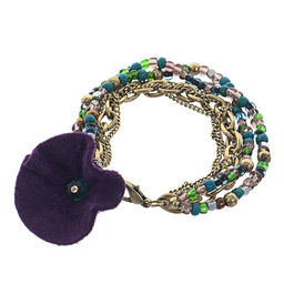 Браслет с цветком черничного цвета из текстиля - Модные истории фото 3