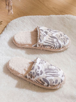 ??i T?yl? Kad?n Ev Terli?i