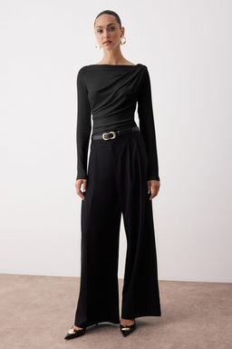 Siyah Fitted/Vucuda Oturan Asimetrik yaka Detayl? Yumusak Kumasl? Esnek Orme Bluz TWOAW26BZ00088