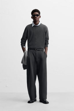 RELAXED FIT PLEATED TROUSERS
