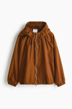 Chaqueta de nailon con capucha