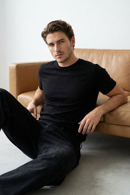 Siyah Basic %100 Pamuklu Regular/Normal Kesim Bisiklet Yaka T-Shirt TMNSS21TS0808