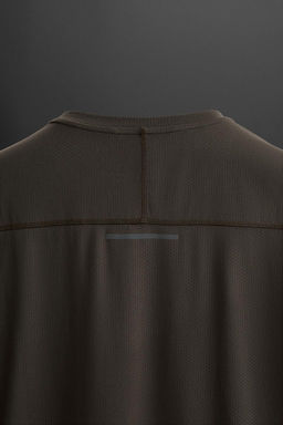 PERFORATED TRAINING T-SHIRT - Zara фото 9