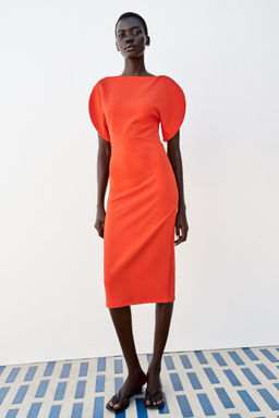 VESTIDO MIDI VOLUMEN / Naranja