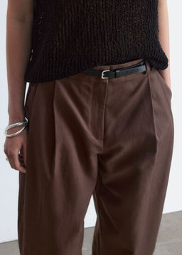 Pantalones recortados con perneras de barril