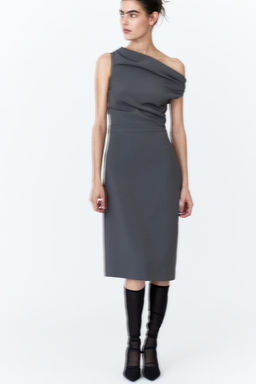 Vestido drapeado de sarga