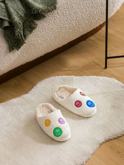 Pel?? Kad?n Ev Terli?i