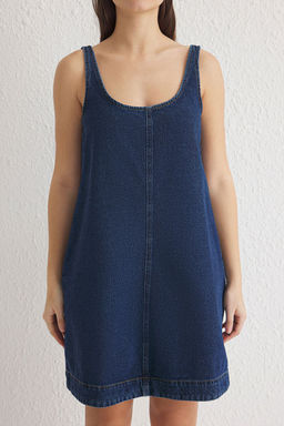 TRENDYOLMILLA Koyu Mavi Ask?l? Oversize Mini Denim Elbise TWOSS25EL00005  фото 2