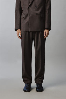 PANTAL?N REGULAR FIT TRAJE ESPIGA / Marr?n