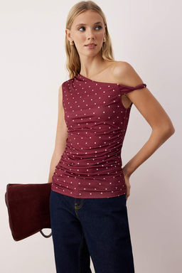 Trendyolmilla Kahverengi Asimetrik Yaka Buzgu/Drape Detayl? Fitted/Vucuda Oturan Orme Bluz TWOSS25BZ00279