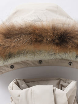 Парка зимняя подростковая для девочки с капюшоном и мехом бежевого цвета 9534B