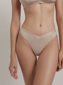 CONTE FLEXIBLE LBR 2238 Трусы бразилиана с V-образной линией талии и фигурным вырезом light almond