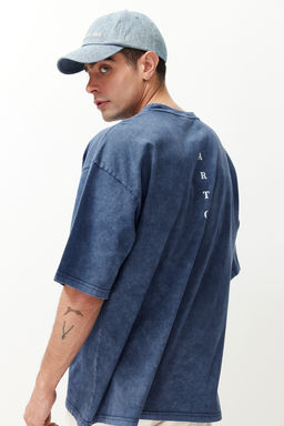 TRENDYOL MAN Antrasit Oversize/Genis Kesim Soluk Efektli Yaz? Bask?l? %100 Pamuklu T-Shirt TMNSS23TS00166 - Trendyolmilla фото 32