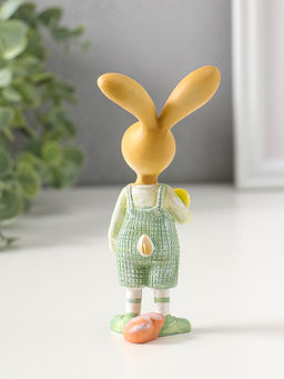 Сувенир полистоун "Зайчик в зеленый комбинезоне, с жёлтым сердцем" 13 см