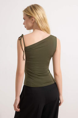 Haki Fitted/Vucuda Oturan Asimetrik Yaka Kolsuz Baglama Detayl? Esnek Orme Bluz TWOSS26BZ00078