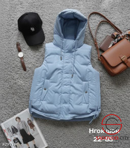 Жилетка женская с капюшоном