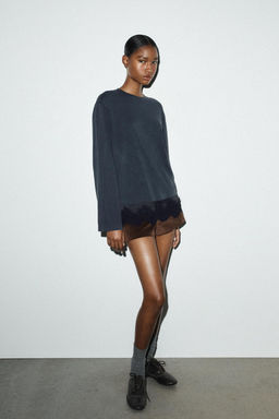 CONTRAST LACE T-SHIRT