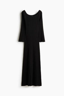 Vestido off-the-shoulder de canal?