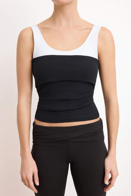 Siyah Renk Bloklu Fitted/Vucuda Oturan Havuz Yaka Kolsuz Fitilli Esnek Orme Bluz TWOSS26BZ00007 - Trendyolmilla фото 3