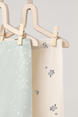 К 400785-2уп/зайчата на полянке,голубика и цветы набор брюки яс