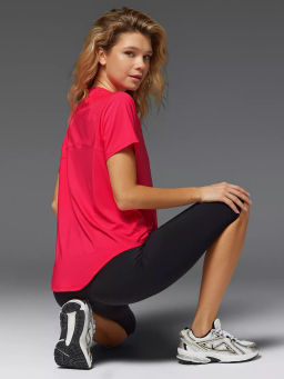 Спортивная футболка свободного кроя