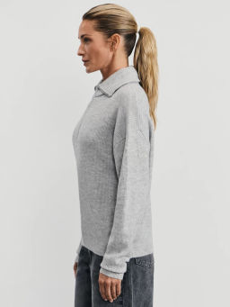 Джемпер на молнии с отложным воротником / Zarina