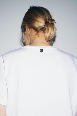 CAMISETA BOLSILLO CONTRASTE / Blanco - Zara фото 3