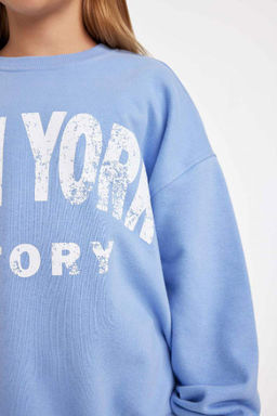 Синий свитшот оверсайз с широким кроем и круглым вырезом для девочек с принтом и надписью - Defacto фото 5