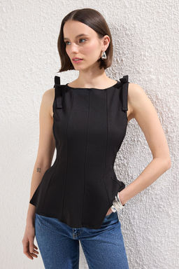 Siyah S?f?r Kol Peplum Belden Oturmal? Omuz Fiyonk Detayl? Orme Bluz TWOSS25BZ00482