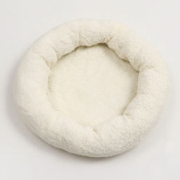 Лежанка для собак и кошек Уют, мягкий мех, 50 х 42 х 11 см, молочная - Пижон фото 15