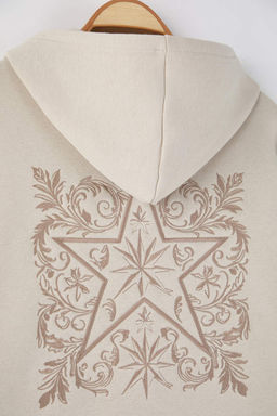 Tas Oversize/Genis Kesim S?rt? Nak?s Detayl? Kapusonlu Sweatshirt TMNAW25SW00142