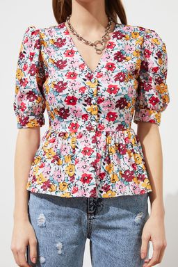 TRENDYOLMILLA Cok Renkli Dokuma Balon Kol V Yaka Cicekli Gomlek TWOSS21GO0555  фото 4