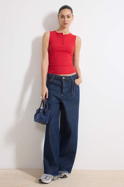 K?rm?z? Fitted/Vucuda Oturan Kolsuz Dugmeli Crop Fitilli Esnek Orme Bluz TWOSS26BZ00330