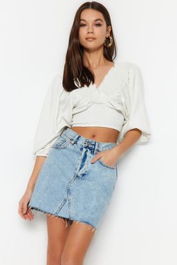 Trendyolmilla Ekru Gipeli Balon Kol V Yaka Burumcuk/Dokulu Crop Orme Bluz TWOSS23BZ00840
