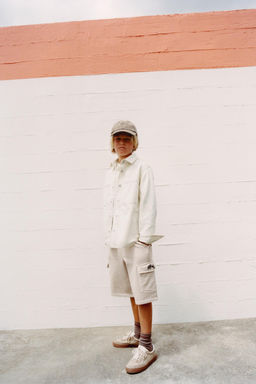 STRAIGHT FIT GRAFFITI CARGO BERMUDA SHORTS - Zara фото 6