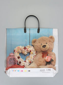 Цена за 10 шт. Пакет "Претти", полиэтиленовый с пластиковой ручкой, 38 х 34 + 3 см, 90 мкм